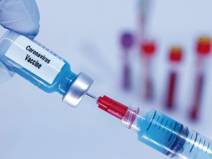 Romania continua vaccinarea cu AstraZeneca