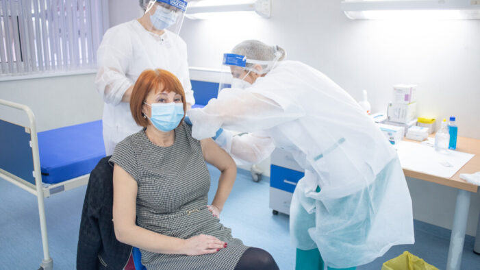 Centrele de vaccinare din municipiul Satu Mare au nevoie urgenta de medici