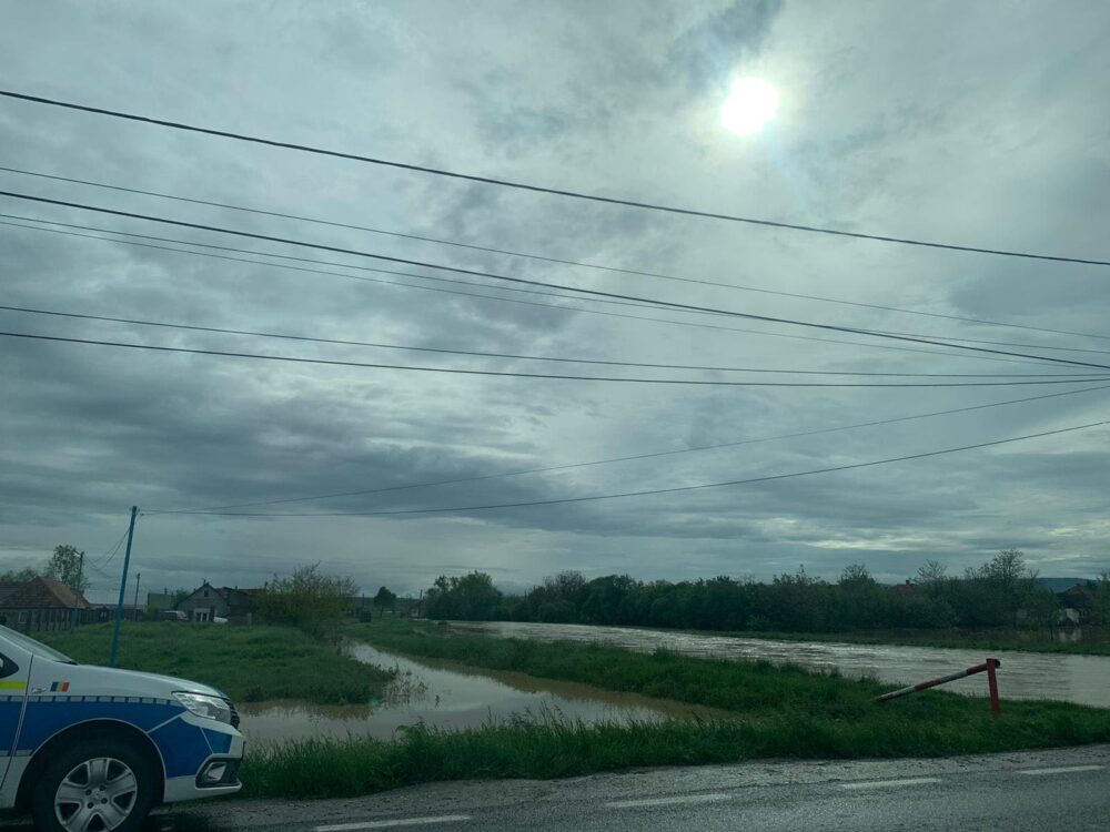 Cod rosu in judet ! Inundatii in mai multe localitati ! (Foto)