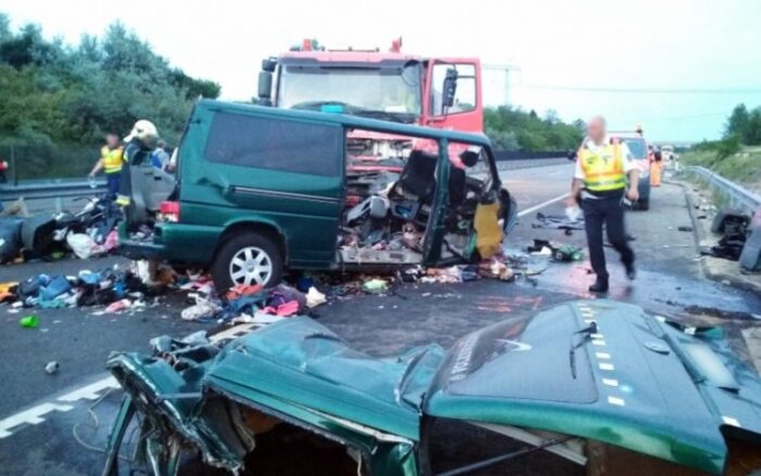 Accident grav. Duba cu romani, implicata într-un accident în Ungaria (Foto & video)