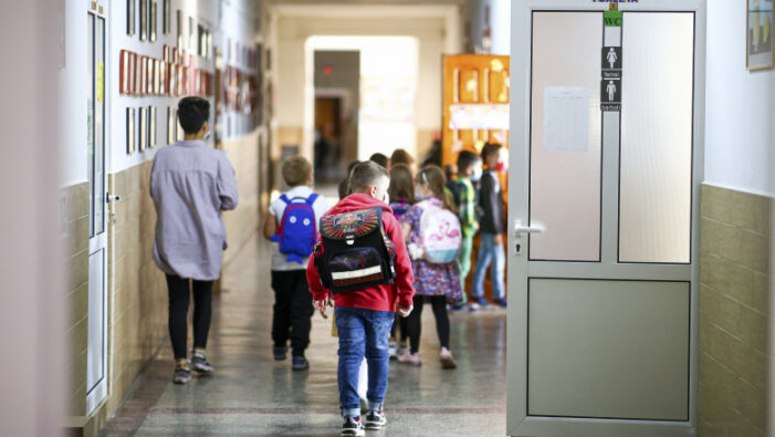 Ministerul Educației renunță la ideea testelor rapide de salivă în școli