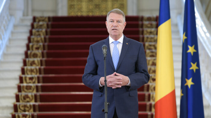 Klaus Iohannis cu privire la vaccinare: Trebuie mers din poarta în poarta