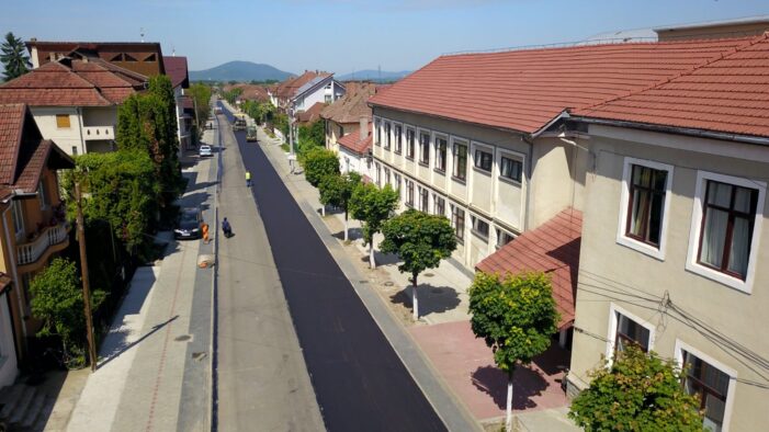 Lucrări de modernizare pe o strada din Negresti. Investitie de peste 2,5 milioane de lei (Foto)
