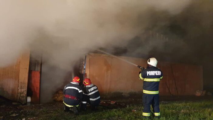 Un acoperis facut scrum. Pagube mari (Foto)