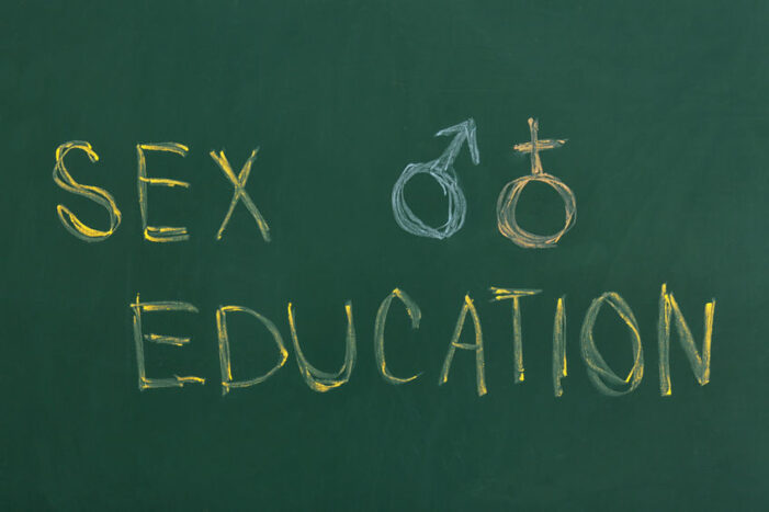 Cum se predă educația sexuală în diferite țări UE ?