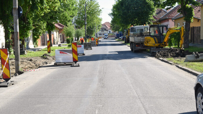 Se lucreaza pe strada Porumbeilor (Foto)