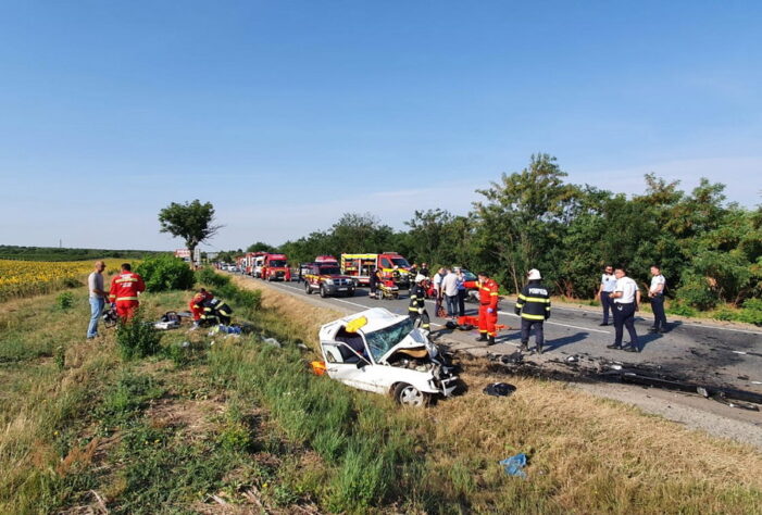 Accident cu doi morti. Un copil de 4 ani printre victime (Foto)