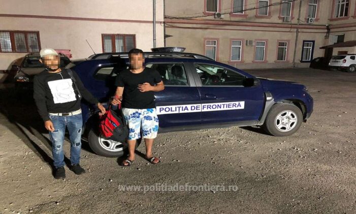 Un marocan si un algerian prinsi la granita