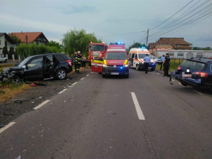 Accident grav in Vama. Trei raniti (Foto)