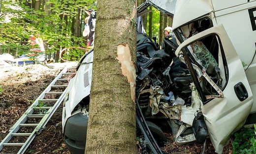 Roman ranit grav intr-un accident in Austria. Masina facuta praf (Foto)