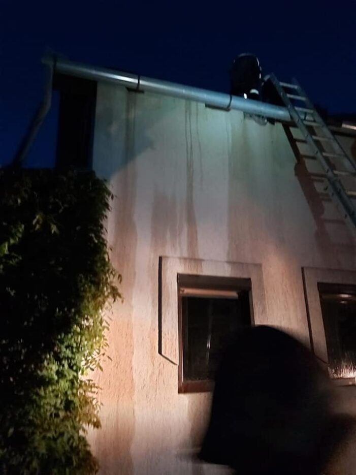 Incendiu la acoperișul unei case (Foto)