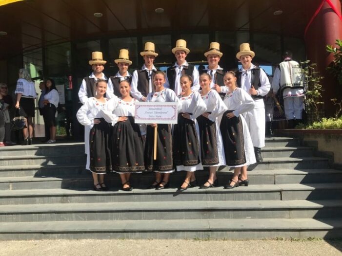 Ansamblul „Doruri Satmarene” și solistul Darius Câmpean, premiul I la Concursul internațional de Folclor