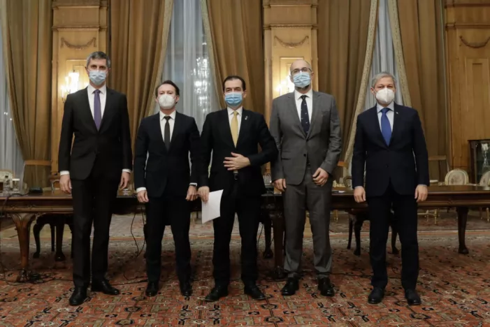 USR PLUS iese de la guvernare ! Ministrii si-au anuntat demisia !