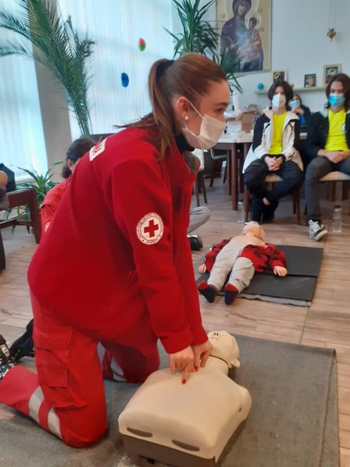 Atelier de prim-ajutor pentru voluntarii de la Asociatia „Cutezatorii Muntilor” (Foto)