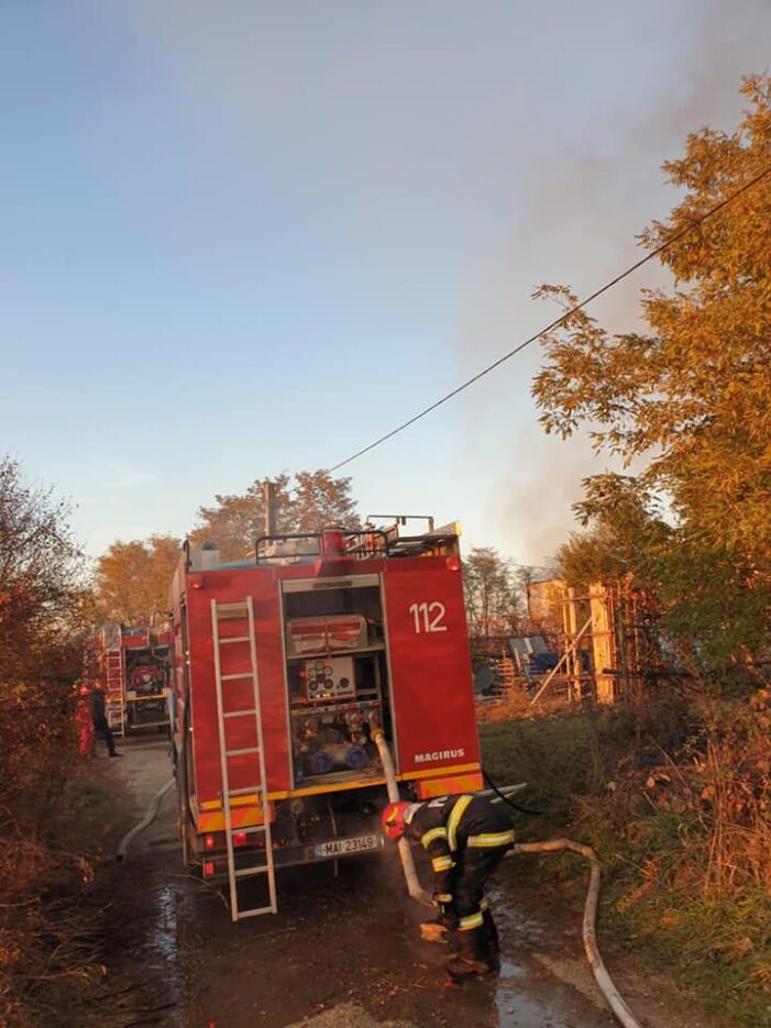 Incendiu la o fabrica din judet ! (Foto)