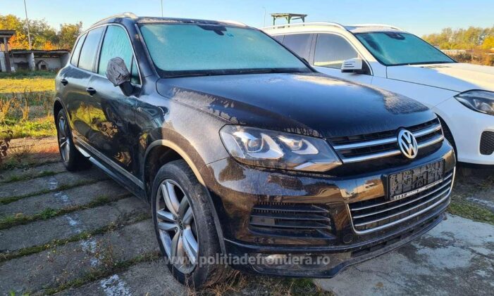 Volkswagen Touareg, furat din Germania, descoperit la Petea (Foto)