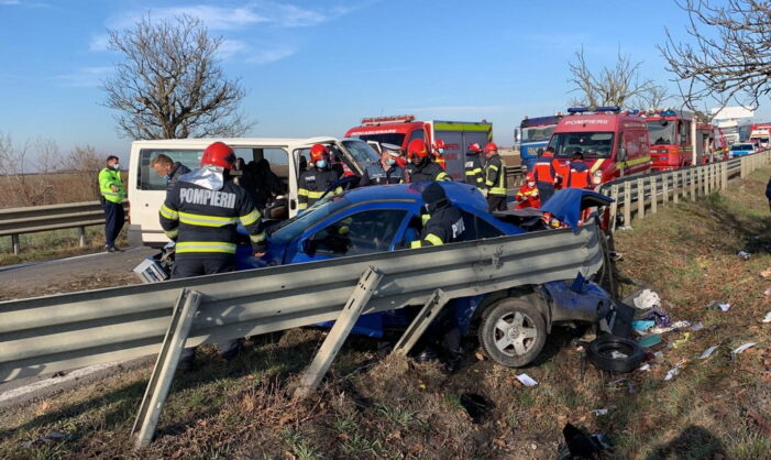 Accident grav. Patru persoane duse la spital (Foto)