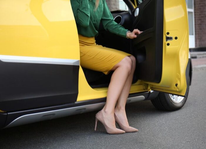 Femeie răpită şi violată de un taximetrist