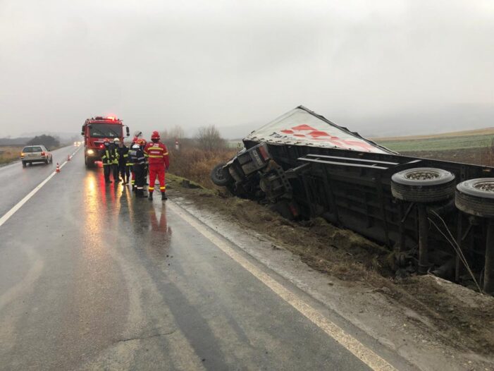 Un satmarean a ajuns cu TIR-ul in sant (Foto)