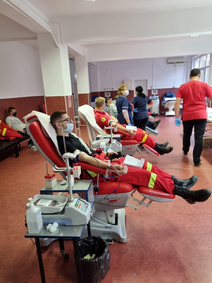 Voluntarii ISU Satu Mare au donat sange (Foto)