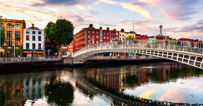 Vrei să trăiești și să muncești în Irlanda ?