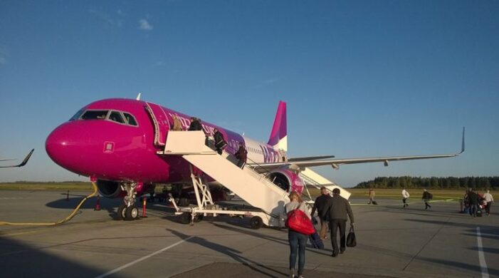 Wizz Air suspendă temporar toate zborurile din Ucraina