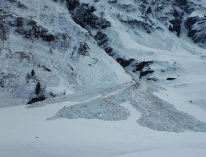 Avalanșă în Munții Rodnei. Doi polonezi, surprinși de zăpadă
