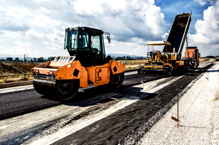 A fost semnat acordul pentru realizarea celui mai aşteptat drum expres