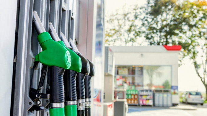 Se reduce acciza la carburanți. Măsura ar scădea prețul la pompă cu peste 1 leu