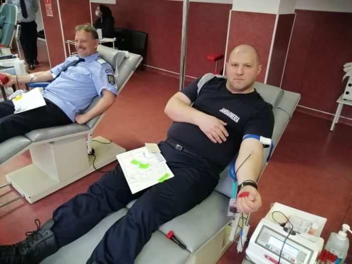 Jandarmii doneaza sange
