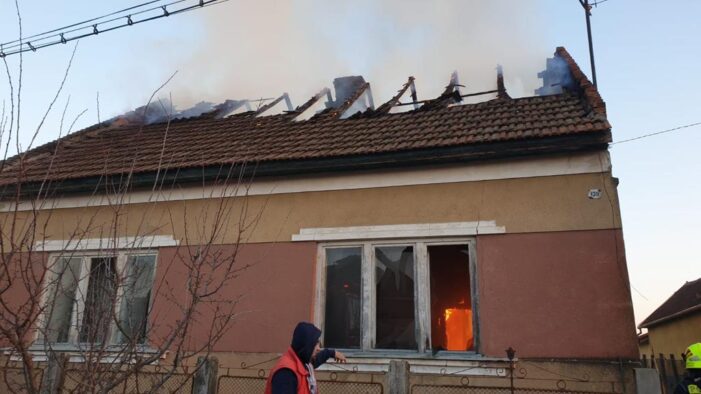 Incendiu violent. Un barbat a murit