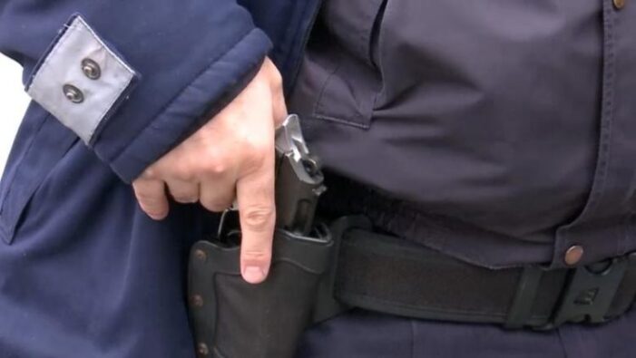 Încă un poliţist s-a sinucis
