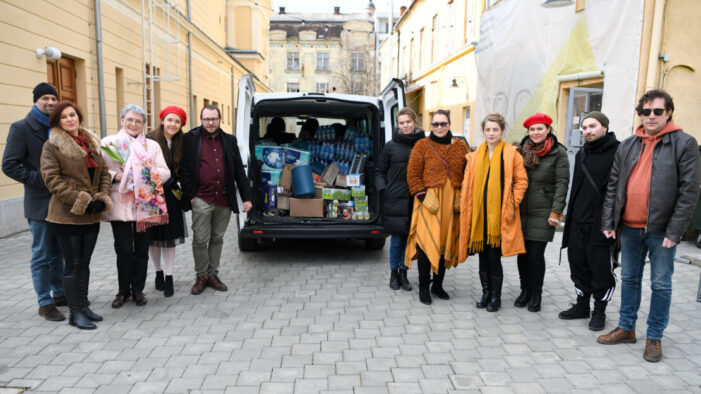 Colectivul Teatrului de Nord ajuta oamenii din Ucraina (Foto)