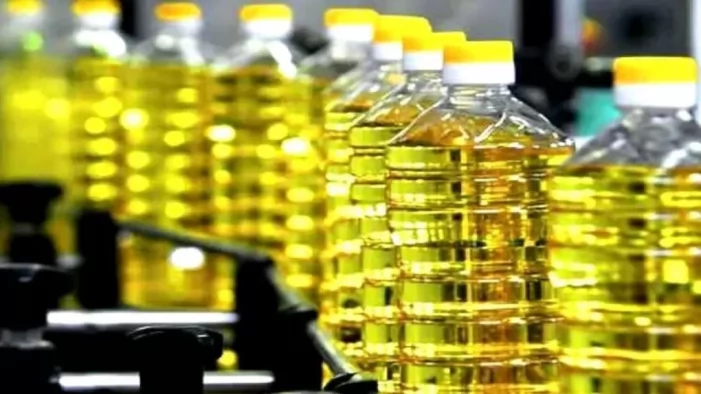 Presiuni pe piața uleiului de floarea-soarelui. Prețurile la raft s-ar putea dubla