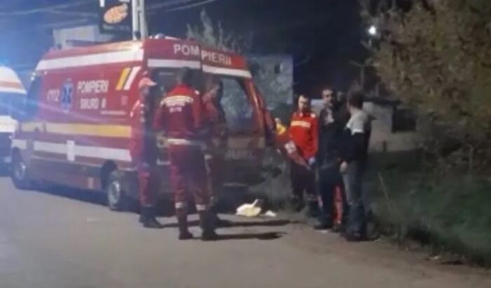 Ambulanta lovita de tren. Mai multe victime (Foto)