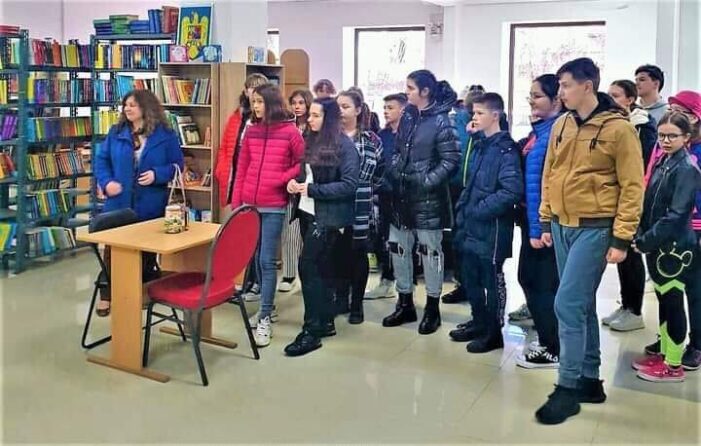 Ziua bună începe cu vizita la bibliotecă ! (Foto)
