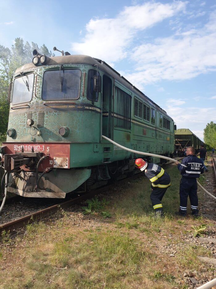Un tren a luat foc (Foto)