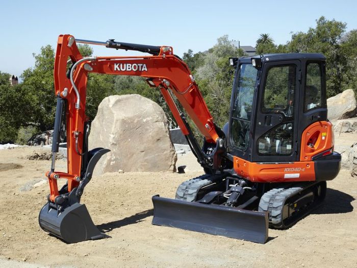 Excavator cautat de Interpol, descoperit la intrarea in tara