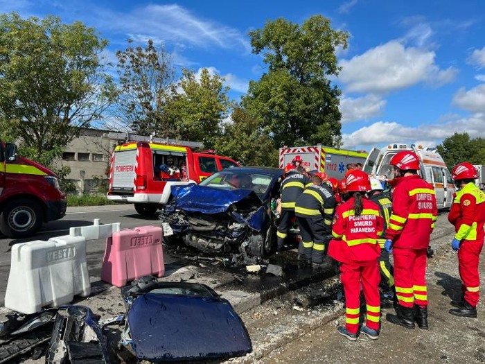 Accident grav. O artera importanta din Romania, blocata ! S-a intervenit cu elicopterul ! (Foto)