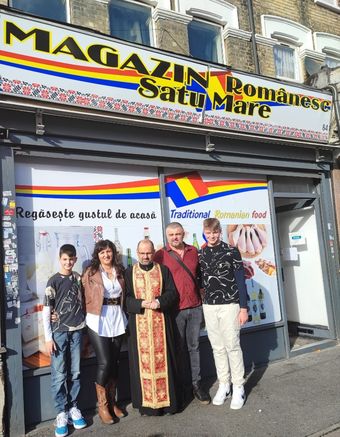 Familia Crasneanu a deschis al doilea magazin cu produse traditionale romanesti, la Londra (Fotogalerie)