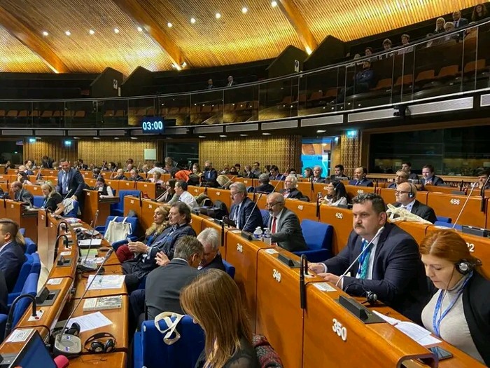 Pataki Csaba participa la un congres la Strasbourg