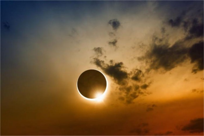Eclipsă parțială de Soare, vizibilă mâine și de la Satu Mare