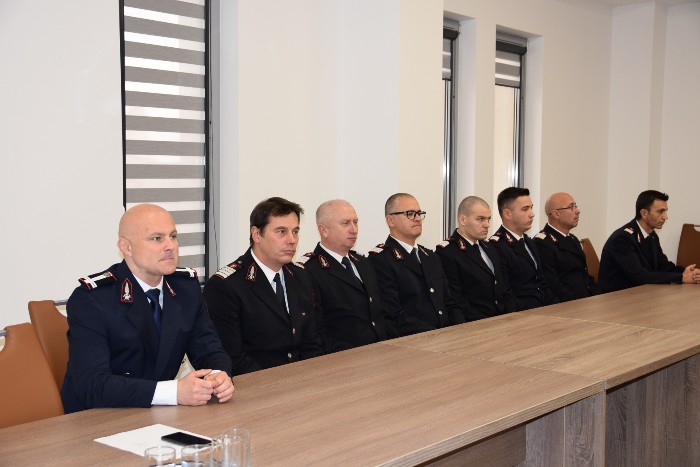 Au salvat două vieţi ! Pompierii eroi, felicitaţi de prefect ! (Foto)