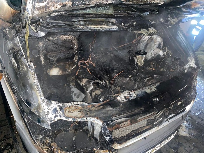 O autoutilitară a luat foc (Foto)