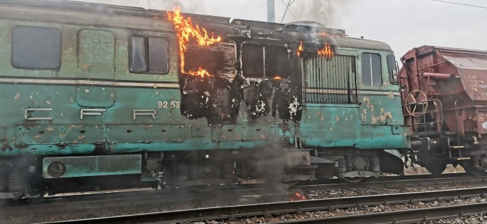 Locomotivă în flăcări