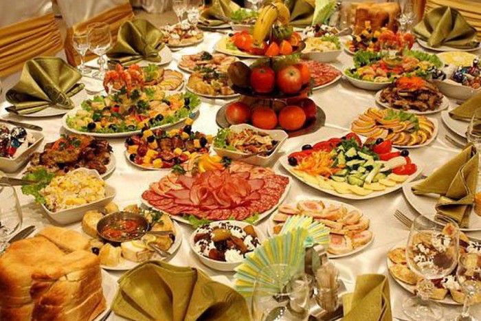 Ce NU trebuie să mănânci în seara de Revelion? Ce tradiţii au alte popoare?
