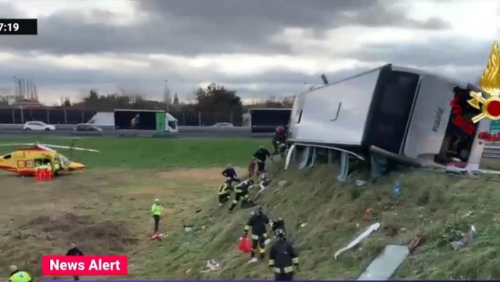 Un autocar cu români s-a răsturnat în Italia: 7 răniți, dintre care 3 copii (Foto)