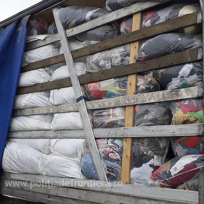 Peste 34 tone de produse second-hand, oprite la intrarea în ţară