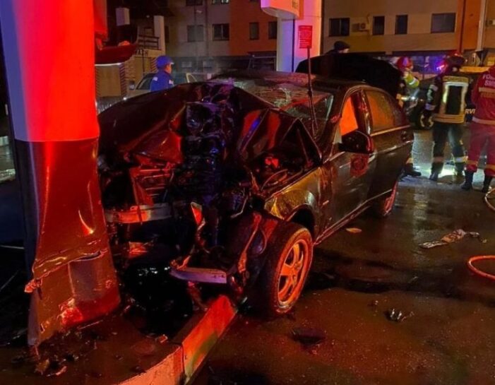 S-a urcat băută la volan și s-a oprit într-o pompă de benzinărie (Foto)