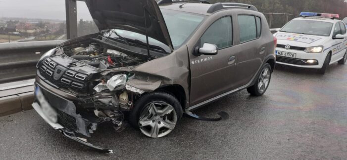 Accident pe autostrada Transilvania, lângă Gilău. Un sătmărean rănit (Foto) Accident pe autostrada Transilvania, lângă Gilău. Un sătmărean rănit (Foto)